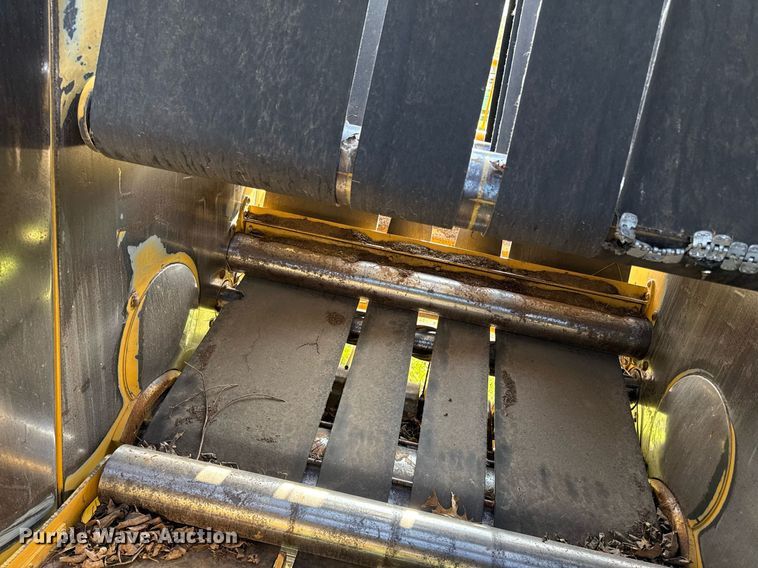 image for item DS4267 1995 Vermeer 504I round baler