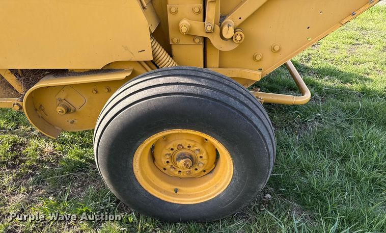 image for item DS4267 1995 Vermeer 504I round baler