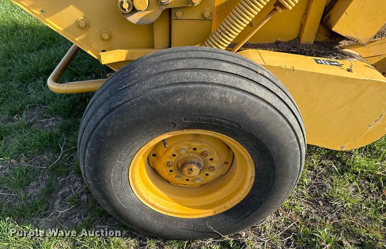 image for item DS4267 1995 Vermeer 504I round baler
