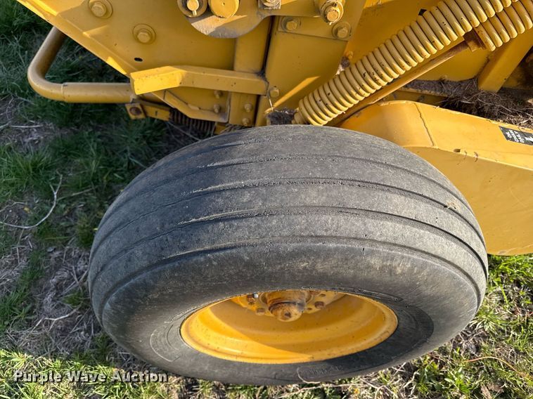 image for item DS4267 1995 Vermeer 504I round baler