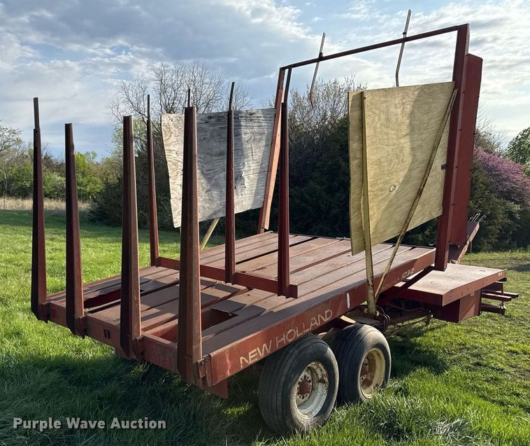 image for item DS4268 New Holland Stackliner 1032 bale stacker