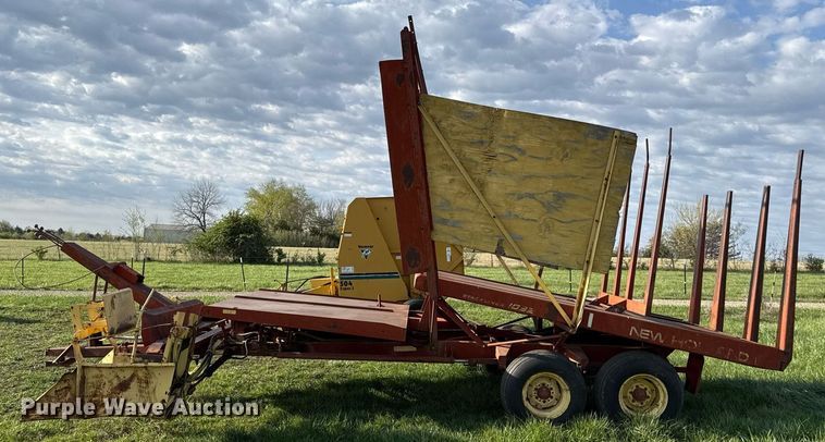 image for item DS4268 New Holland Stackliner 1032 bale stacker