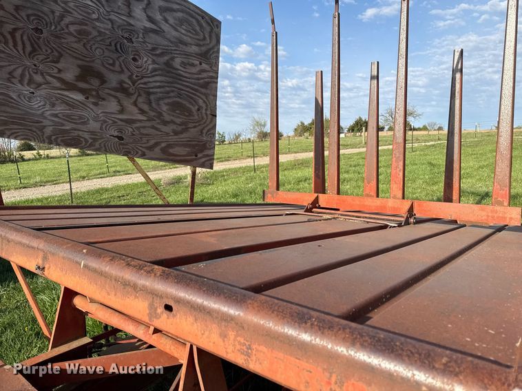 image for item DS4268 New Holland Stackliner 1032 bale stacker