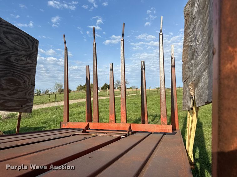 image for item DS4268 New Holland Stackliner 1032 bale stacker