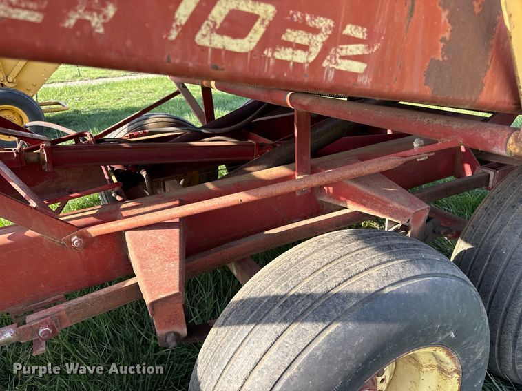 image for item DS4268 New Holland Stackliner 1032 bale stacker