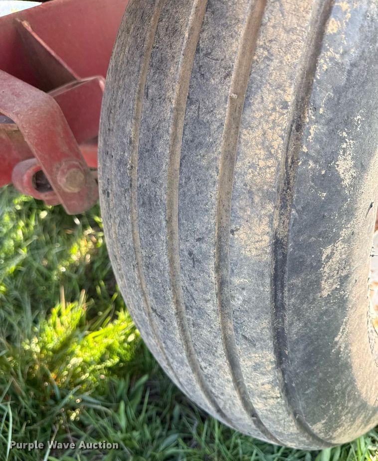 image for item DS4268 New Holland Stackliner 1032 bale stacker