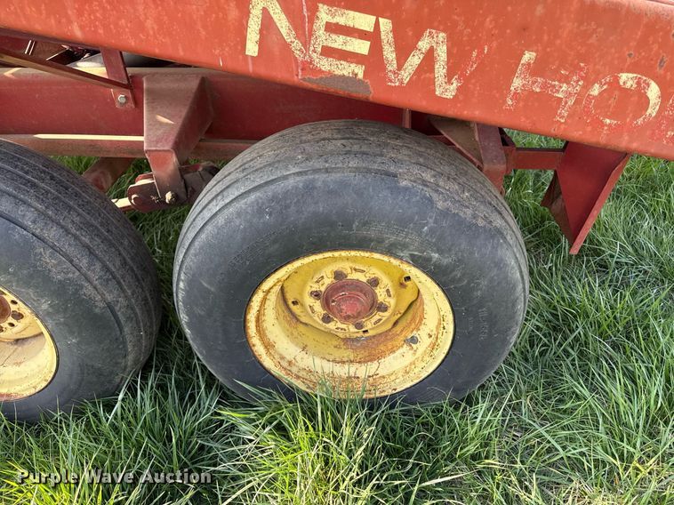 image for item DS4268 New Holland Stackliner 1032 bale stacker