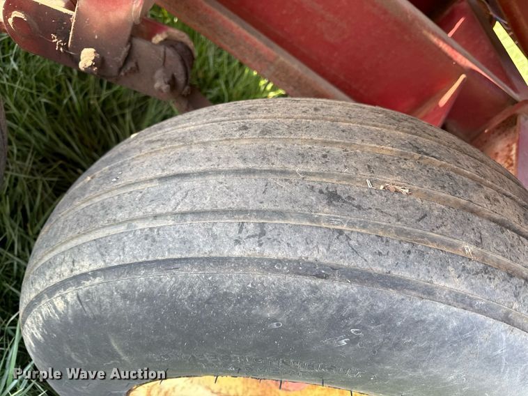 image for item DS4268 New Holland Stackliner 1032 bale stacker