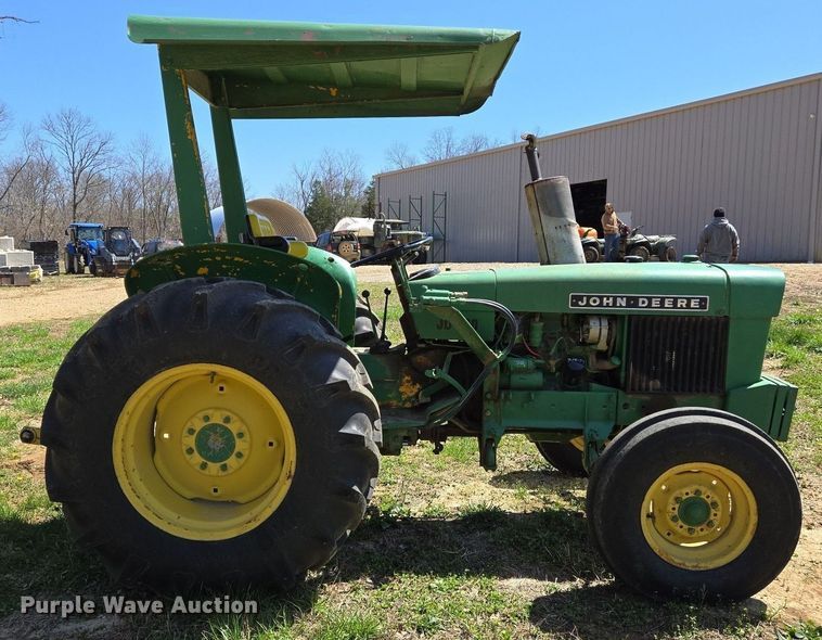 image for item DS5380 John Deere JD 300 tractor