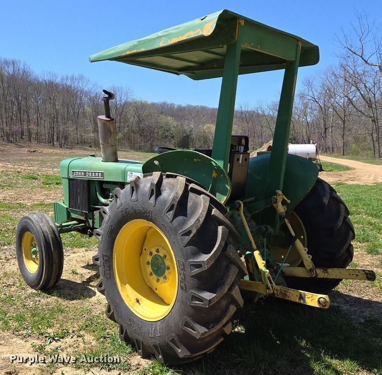 image for item DS5380 John Deere JD 300 tractor