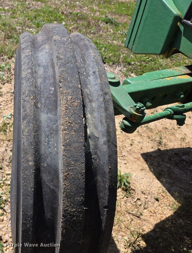 image for item DS5380 John Deere JD 300 tractor