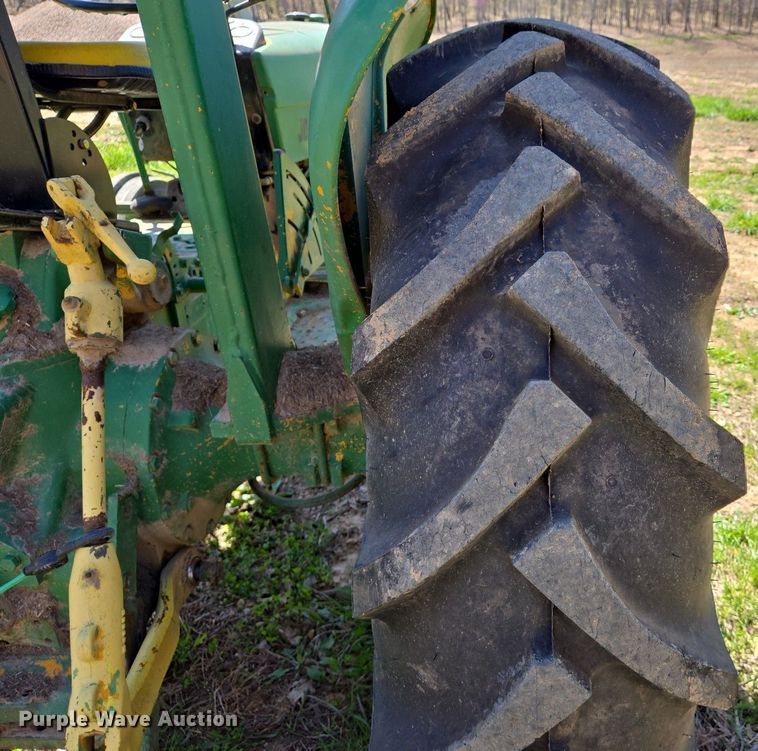 image for item DS5380 John Deere JD 300 tractor
