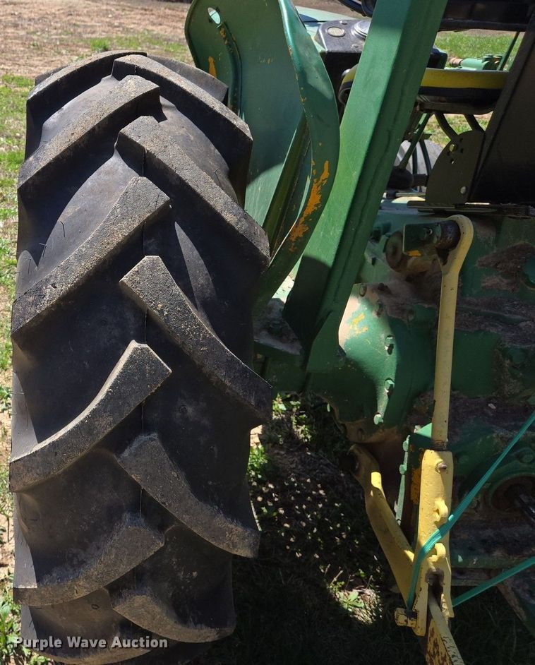 image for item DS5380 John Deere JD 300 tractor