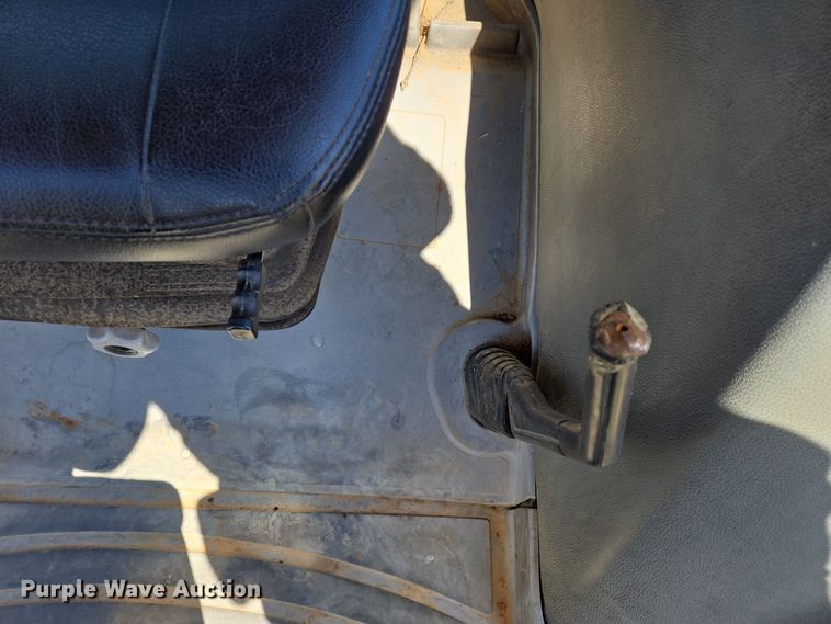 image for item DS5381 1997 New Holland 4835 MFWD tractor