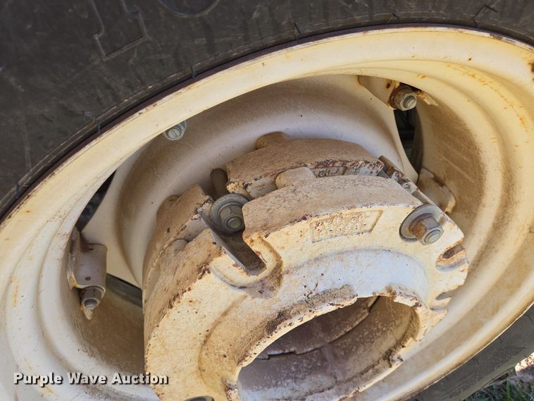 image for item DS5381 1997 New Holland 4835 MFWD tractor