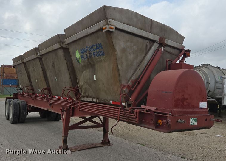 image for item DT4787 1979 Killebrew fertilizer tender trailer