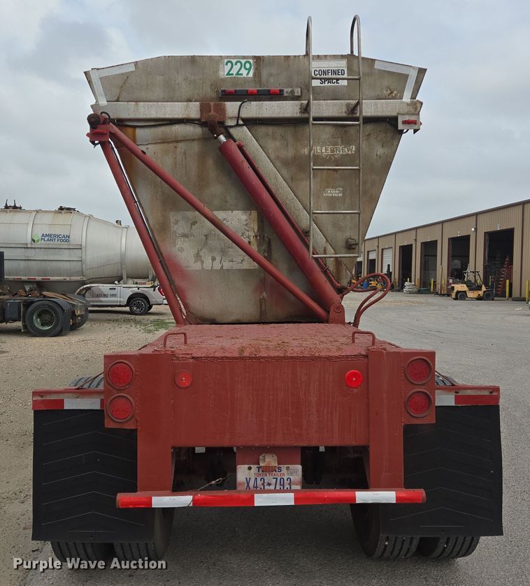 image for item DT4787 1979 Killebrew fertilizer tender trailer