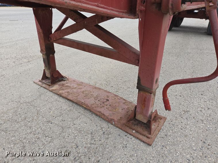 image for item DT4787 1979 Killebrew fertilizer tender trailer