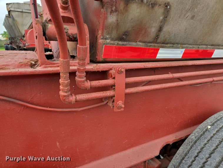 image for item DT4787 1979 Killebrew fertilizer tender trailer