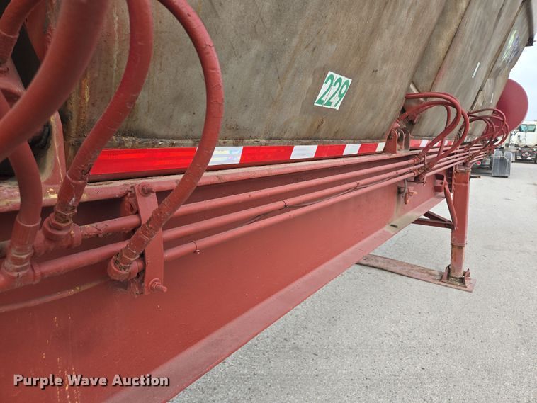 image for item DT4787 1979 Killebrew fertilizer tender trailer