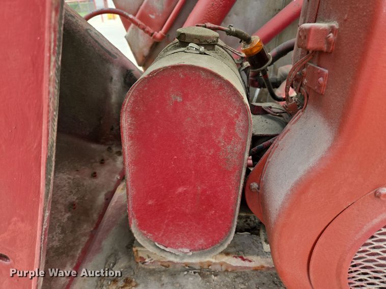 image for item DT4787 1979 Killebrew fertilizer tender trailer