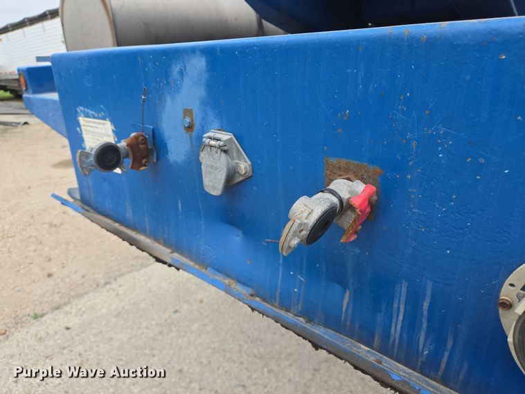 image for item DT4788 2013 Behnke Enterprises Doyle fertilizer tender trailer