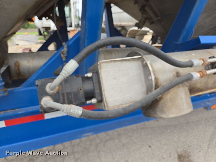 image for item DT4788 2013 Behnke Enterprises Doyle fertilizer tender trailer