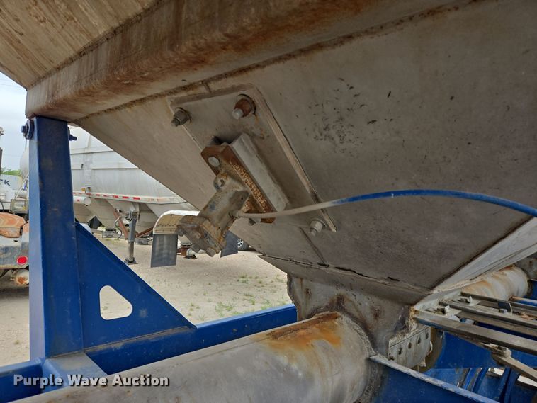 image for item DT4788 2013 Behnke Enterprises Doyle fertilizer tender trailer