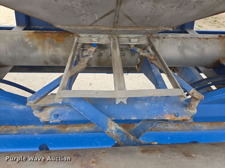 image for item DT4788 2013 Behnke Enterprises Doyle fertilizer tender trailer
