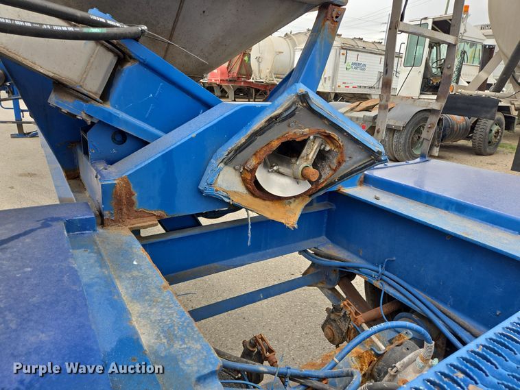 image for item DT4788 2013 Behnke Enterprises Doyle fertilizer tender trailer
