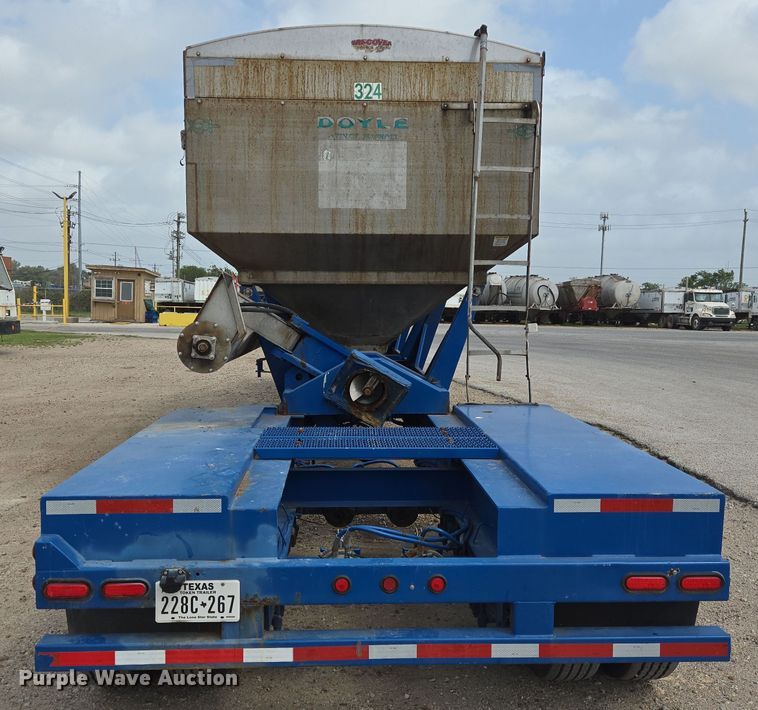 image for item DT4790 2013 Behnke Enterprise Doyle fertilizer tender trailer