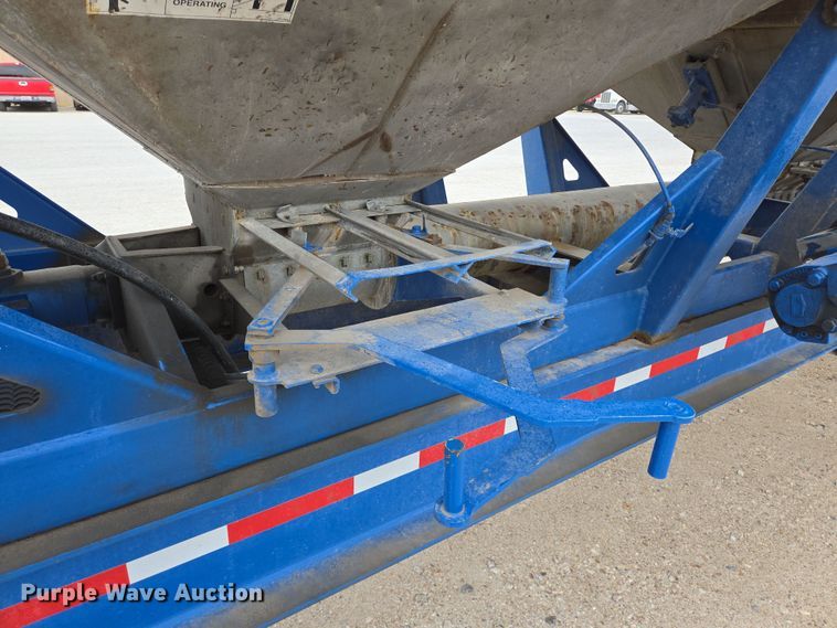 image for item DT4790 2013 Behnke Enterprise Doyle fertilizer tender trailer