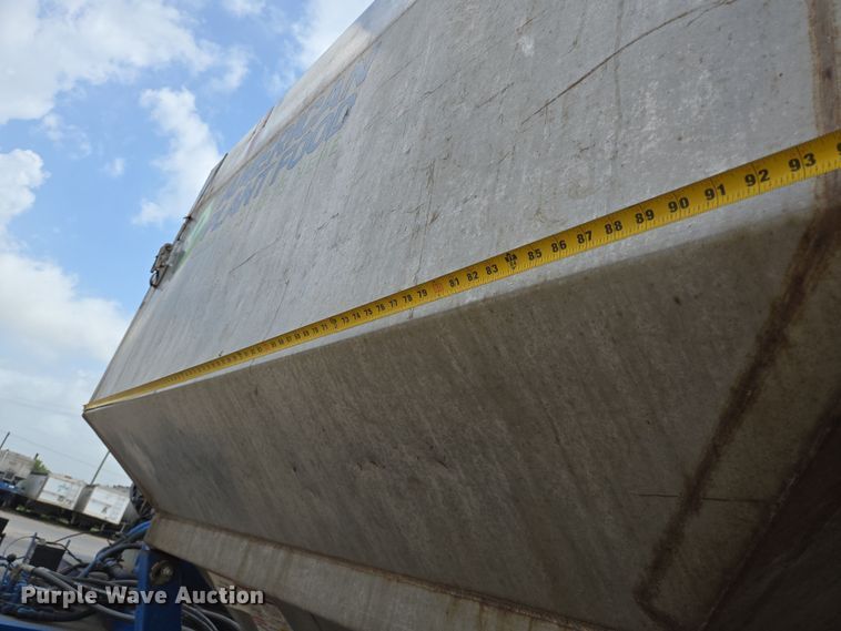 image for item DT4790 2013 Behnke Enterprise Doyle fertilizer tender trailer