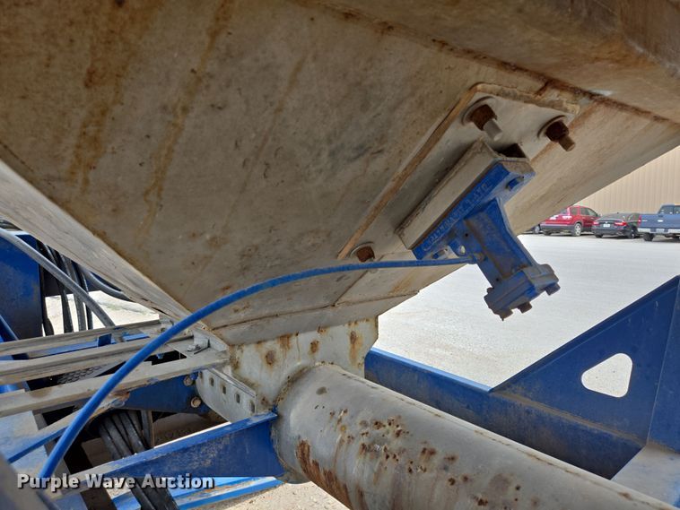 image for item DT4790 2013 Behnke Enterprise Doyle fertilizer tender trailer