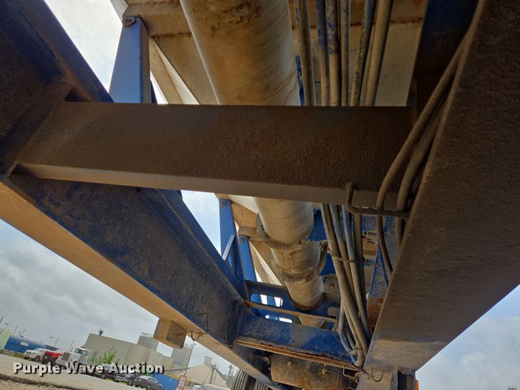 image for item DT4790 2013 Behnke Enterprise Doyle fertilizer tender trailer