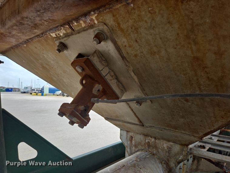 image for item DT4791 2013 Behnke Enterprises Doyle fertilizer tender trailer