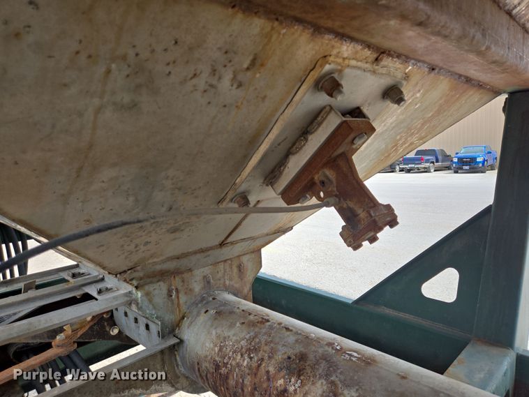 image for item DT4791 2013 Behnke Enterprises Doyle fertilizer tender trailer