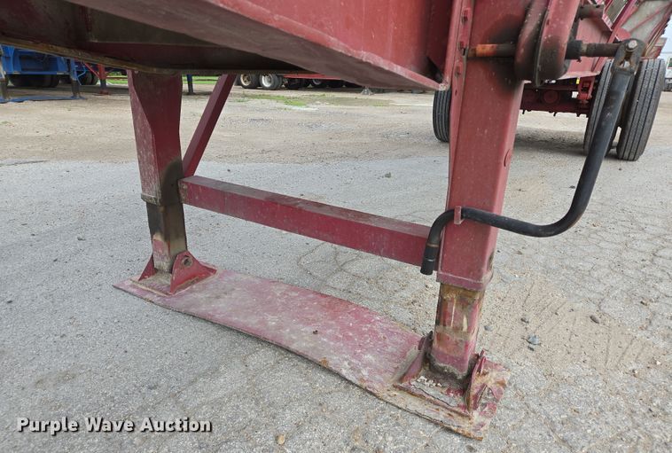 image for item DT4792 1969 Killebrew fertilizer tender trailer