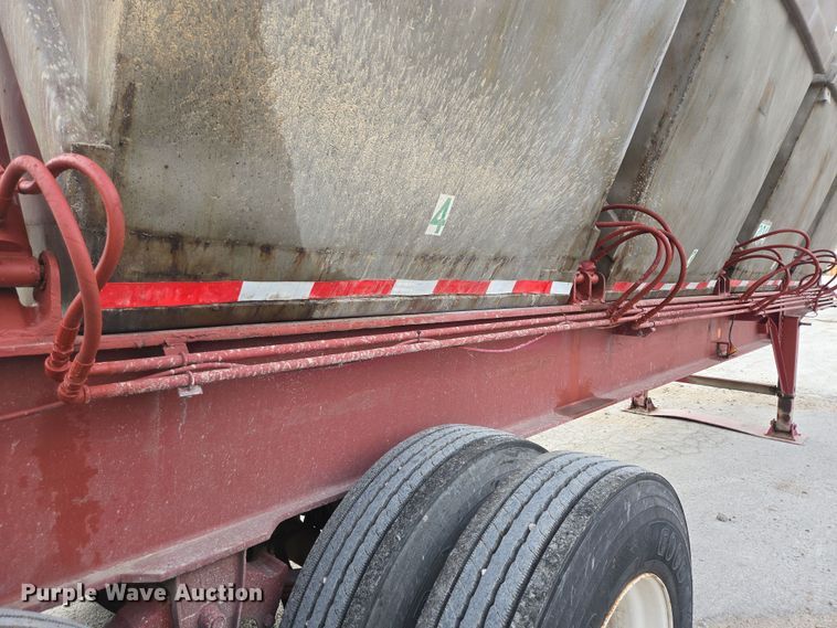 image for item DT4792 1969 Killebrew fertilizer tender trailer