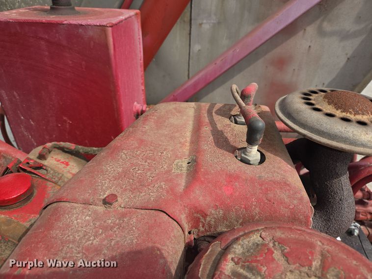 image for item DT4792 1969 Killebrew fertilizer tender trailer