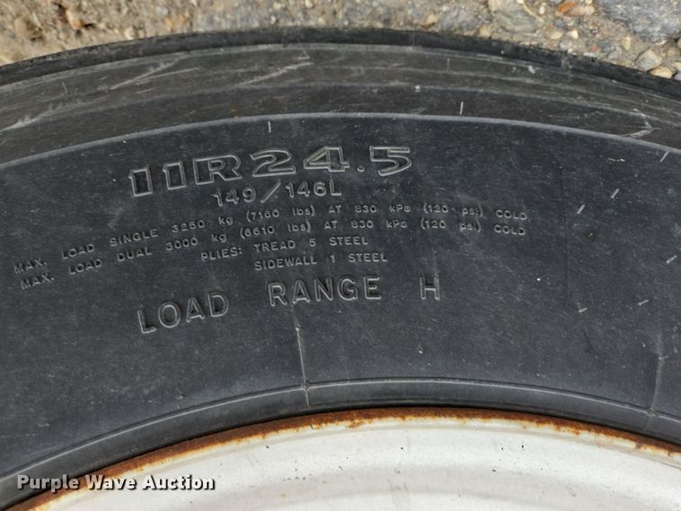 image for item DT4792 1969 Killebrew fertilizer tender trailer