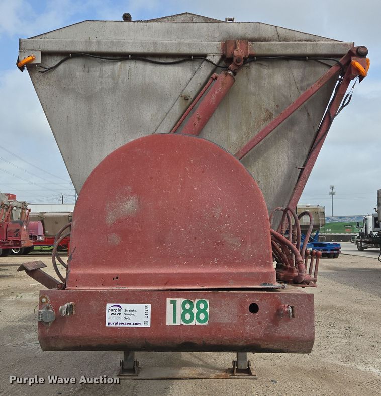 image for item DT4793 1974 Killebrew fertilizer tender trailer