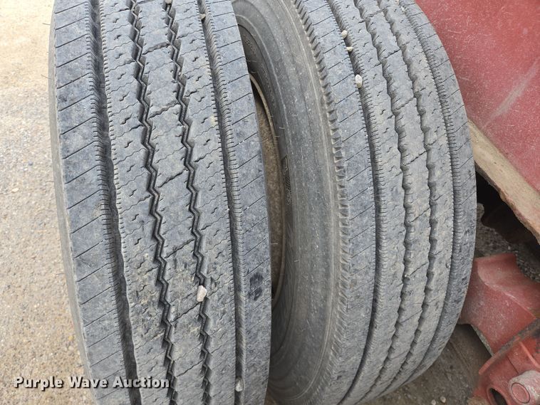 image for item DT4793 1974 Killebrew fertilizer tender trailer