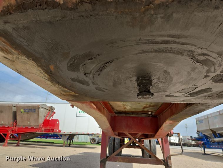 image for item DT4794 1980 Killebrew fertilizer tender trailer