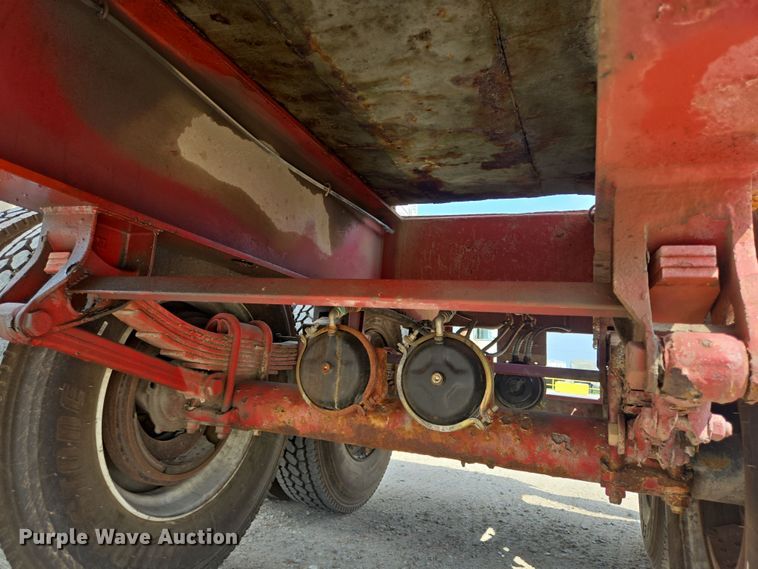 image for item DT4794 1980 Killebrew fertilizer tender trailer