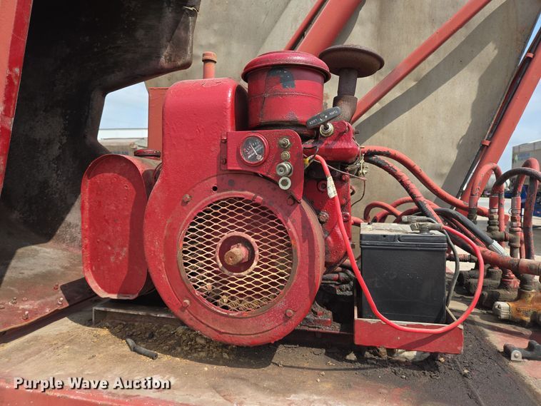 image for item DT4794 1980 Killebrew fertilizer tender trailer