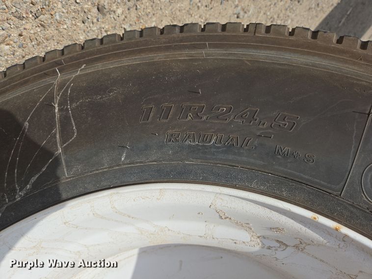 image for item DT4794 1980 Killebrew fertilizer tender trailer