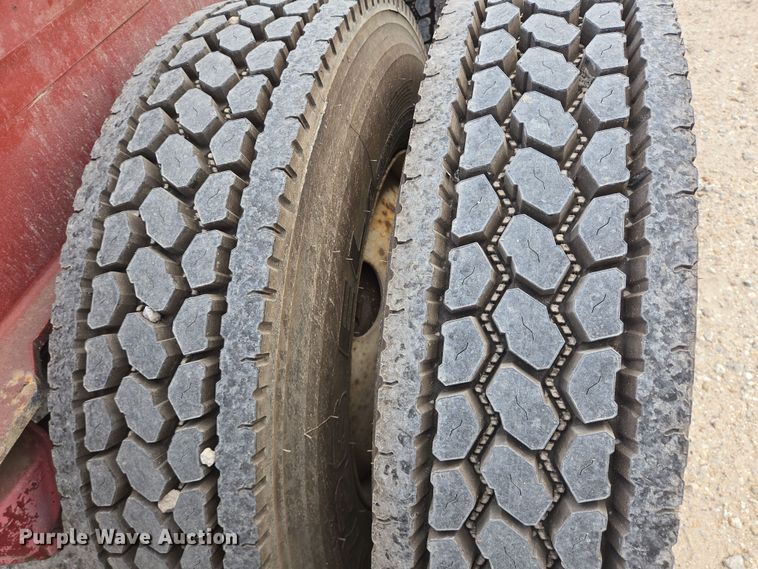 image for item DT4794 1980 Killebrew fertilizer tender trailer