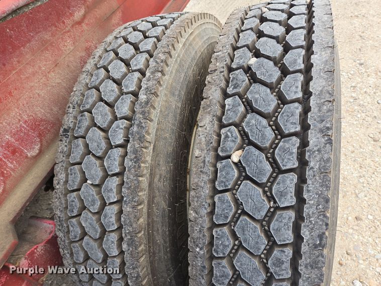 image for item DT4794 1980 Killebrew fertilizer tender trailer