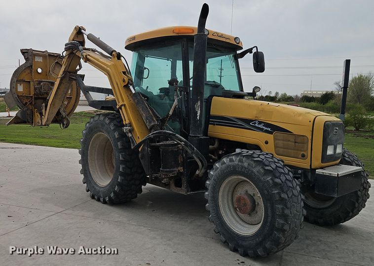 image for item DT7705 2004 Challenger MT525B MFWD tractor